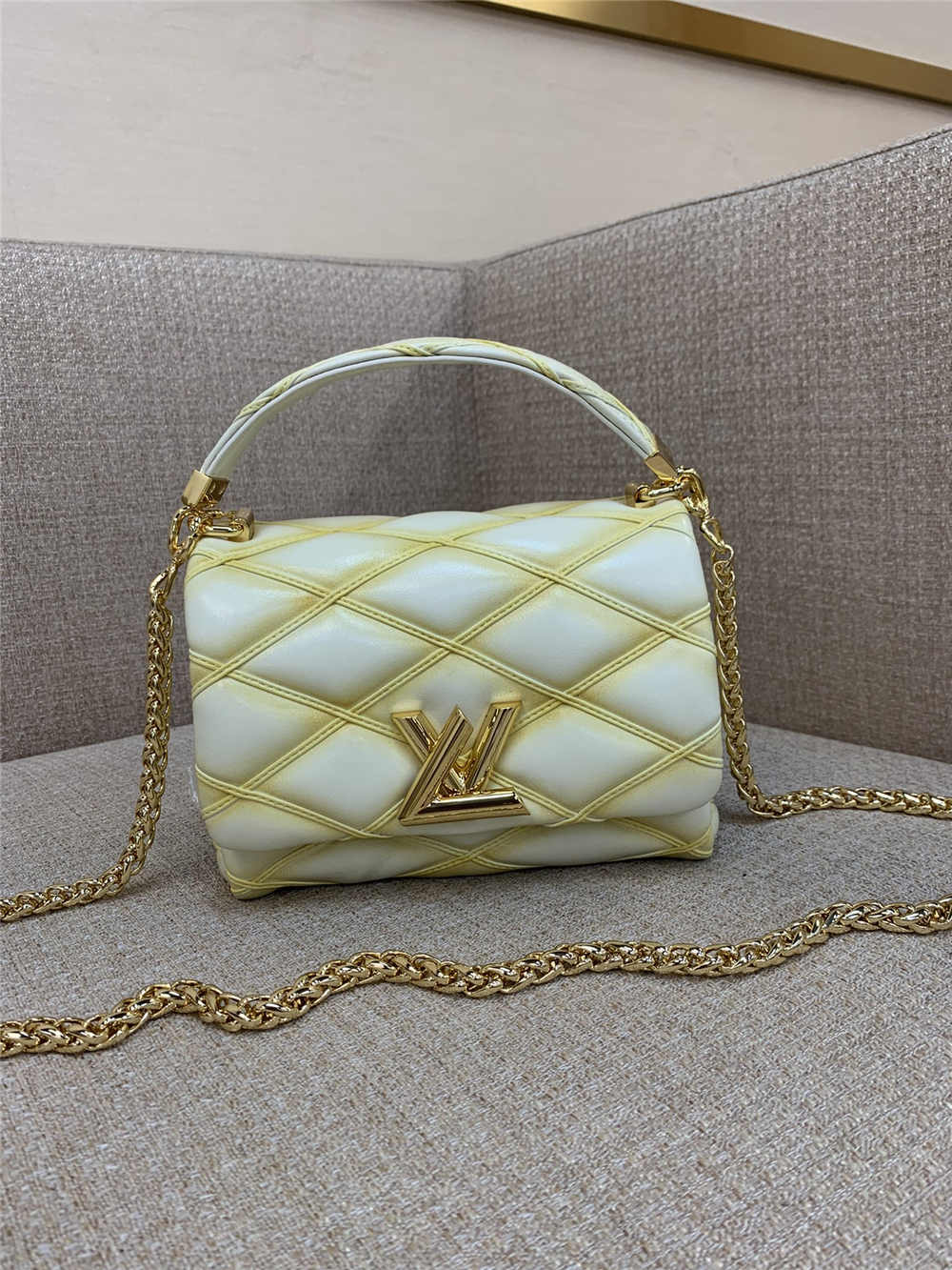 Louis Vuitton GO-14 M12338 size：20x14x9cm 2025 new 